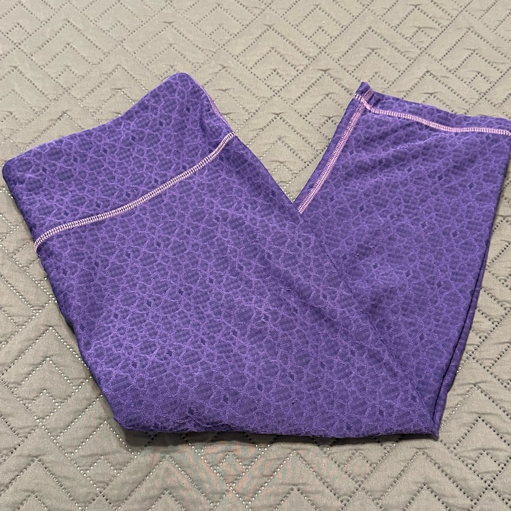 Prana Purple Patterned Cropped Leggings / Capri / Quarter Length - Picture 2 of 10